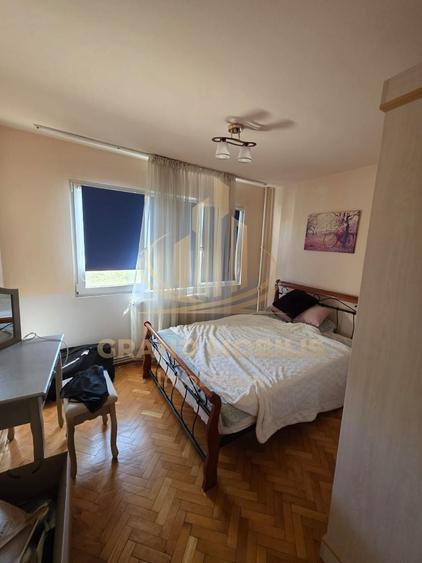 Apartament cu 3 camere semidecomandat, mobilat în Gheorghe Lazăr