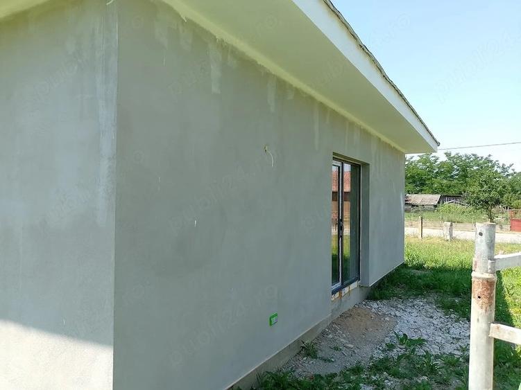 Casă cu 3 camere cu Teren 1000 Mp în Central