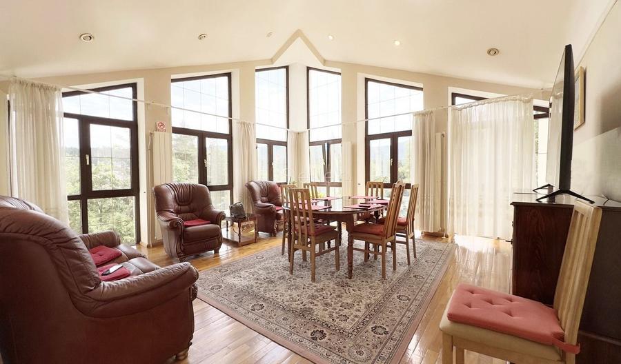 Apartament cu 4 camere decomandat, mobilat în Central