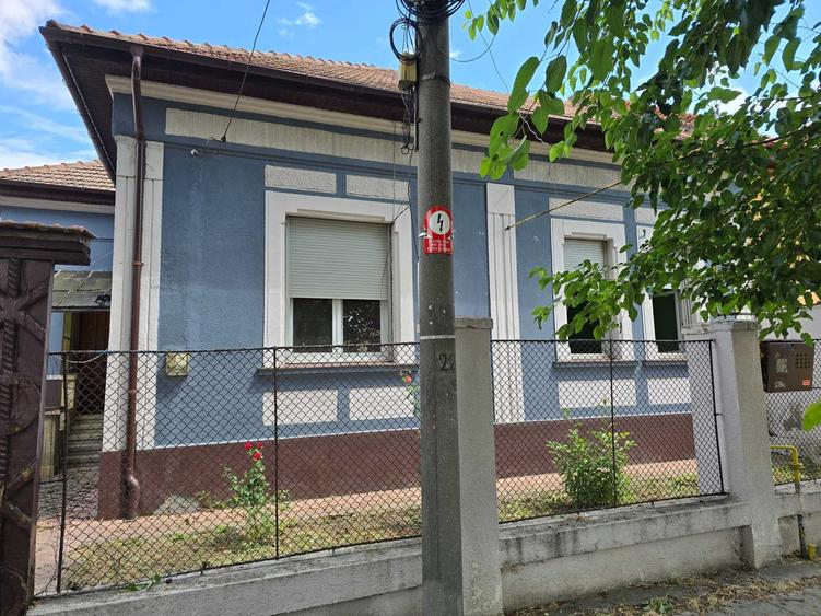 Casă cu 2 camere cu Teren 679 Mp în Favorit