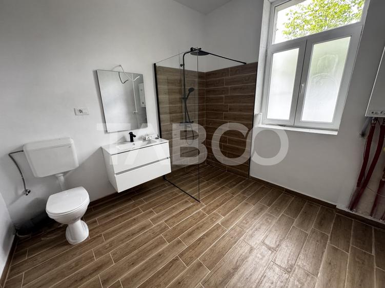 Apartament cu 3 camere semidecomandat în Piața Cluj