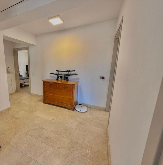 Casă individuală cu 11 camere cu Teren 337 Mp în Faleza Nord