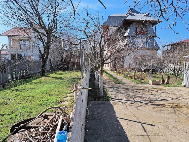 Casă cu 2 camere cu Teren 1000 Mp în Vânători