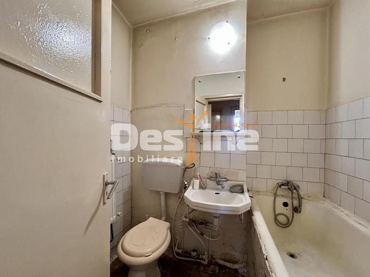 Apartament cu 2 camere decomandat, mobilat în Central