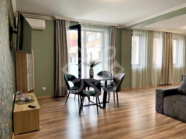 Apartament cu 3 camere semidecomandat, mobilat în Ultracentral