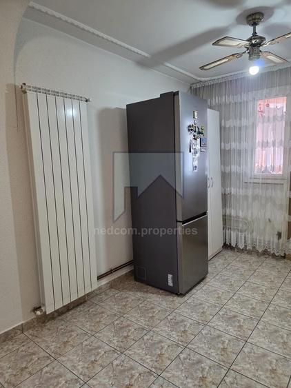 Apartament cu 3 camere decomandat, mobilat în Rahova