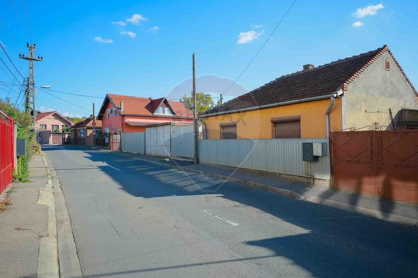 Casă cu 4 camere de vânzare în  zona Dealuri Oradea - 1