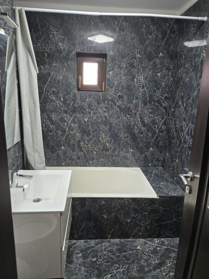 Apartament cu 2 camere decomandat în Podul de Fier