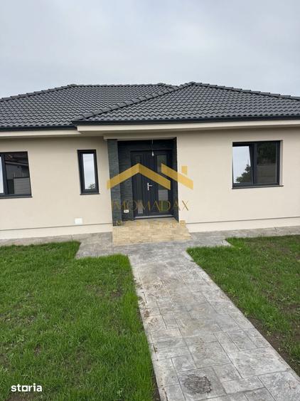 Casă cu 4 camere cu Teren 400 Mp în Sânmihaiu Român