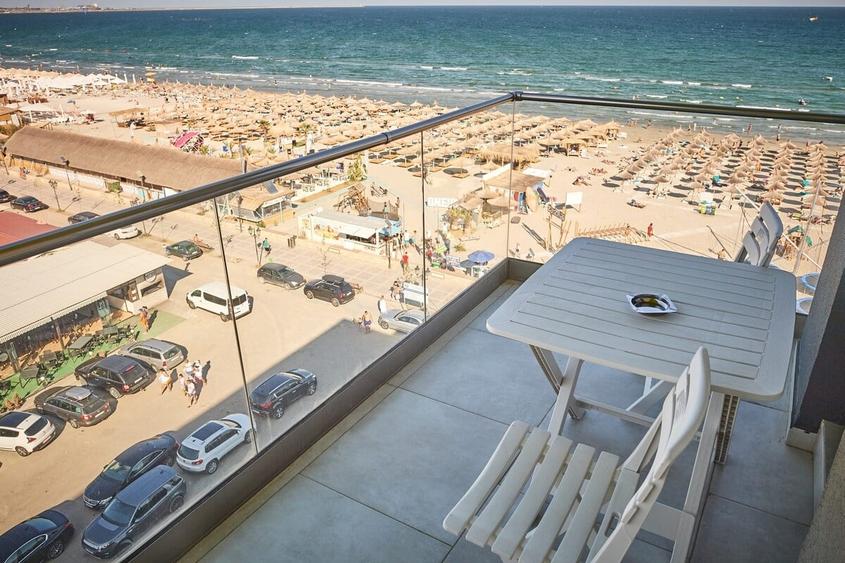 Apartament cu 3 camere decomandat în Mamaia-Sat