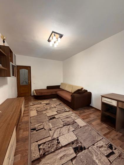 Apartament cu 3 camere de inchiriat in Racadau ,et 1/4 cu loc de parcare - 2