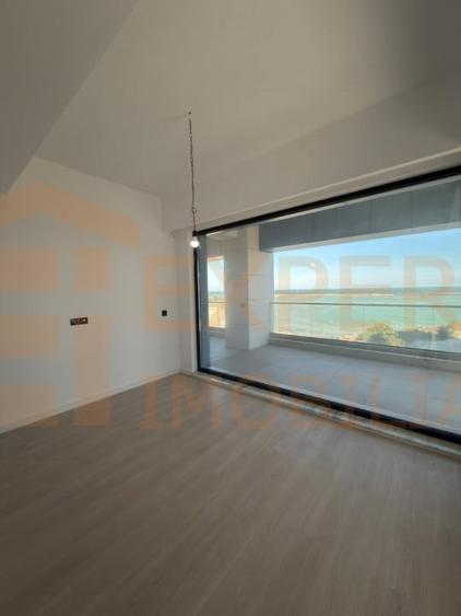 Apartament cu 3 camere decomandat în Faleza Nord