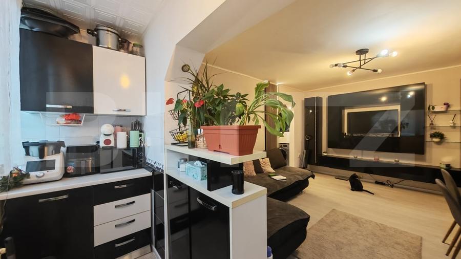 Apartament cu 3 camere semidecomandat, mobilat în Rogerius