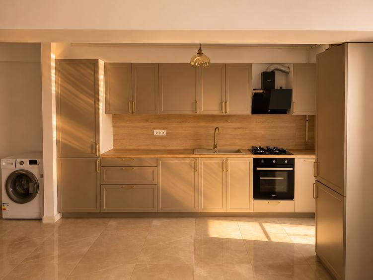 Apartament cu 3 camere decomandat, mobilat în Faleza Nord