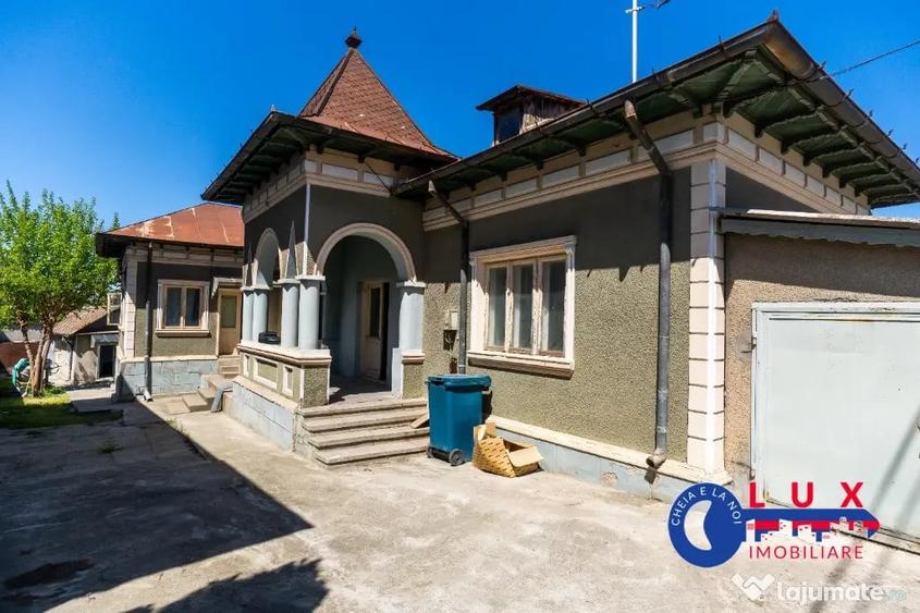 Casă cu 7 camere cu Teren 425 Mp în Păcii