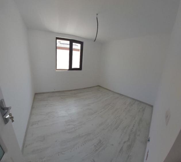 Casă cu 4 camere cu Teren 470 Mp în Vârteju
