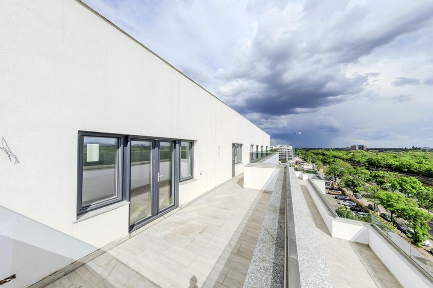 Duplex cu 9 camere cu Canalizare în Timpuri Noi