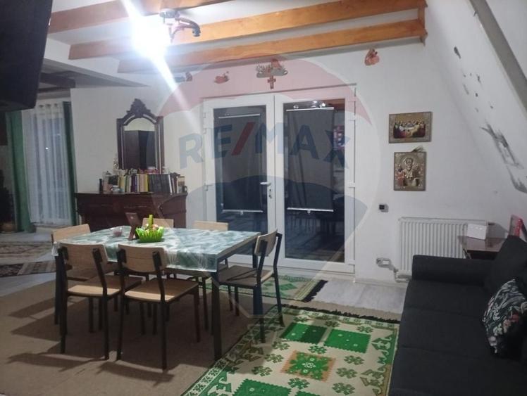 Casă individuală cu 6 camere cu Teren 37812 Mp în Dorna Candrenilor