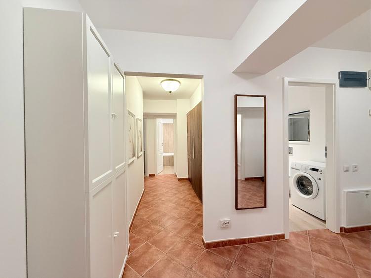 Apartament cu 3 camere decomandat, mobilat în P-ța Alba Iulia