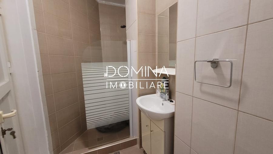 Spațiu comercial, de 71 mp, în Central