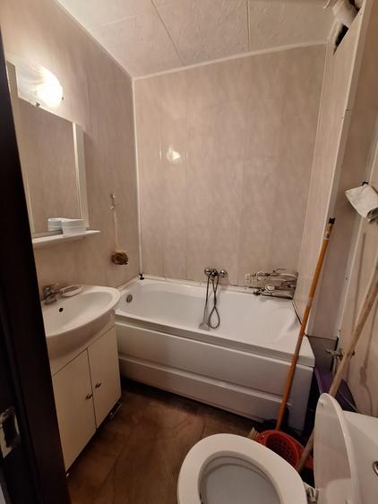 Apartament cu 2 camere semidecomandat în P-ța Doina