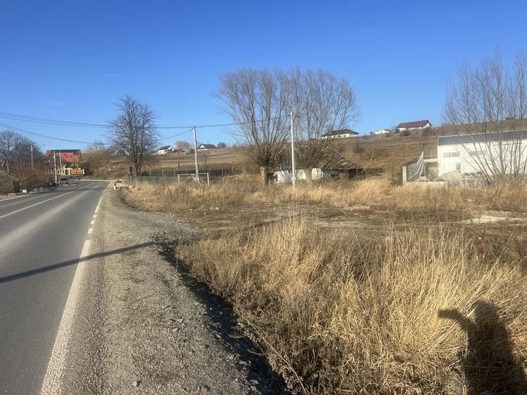 Teren de 3800 mp, în Moara