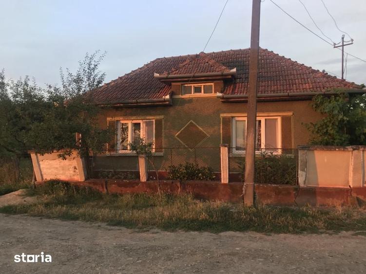 Casă cu 3 camere cu Teren 1891 Mp în Tulca
