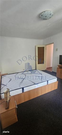 Garsonieră decomandată în Rovine