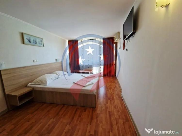 Casă cu 20 camere cu Teren 1632 Mp în Eșelnița
