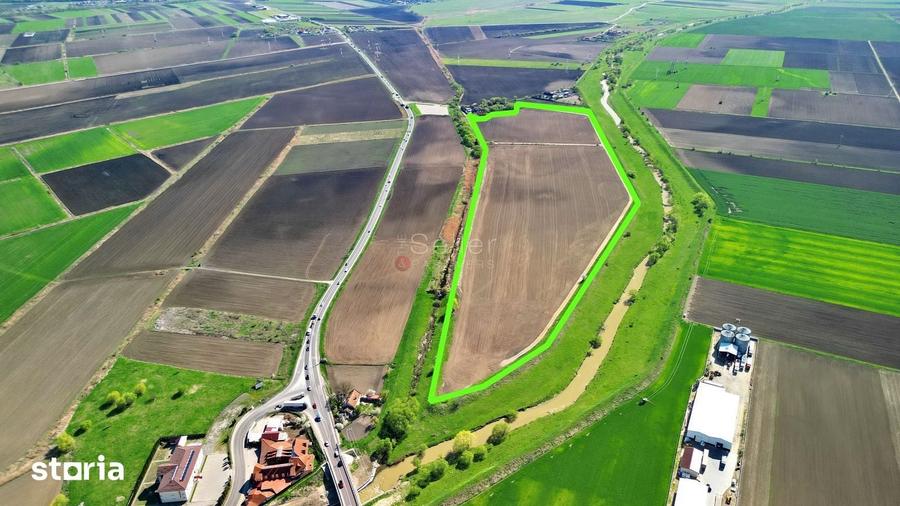 Teren de 126800 mp, în Stupini
