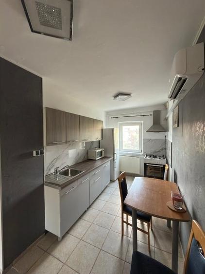 Apartament cu 3 camere decomandat în Bucovina