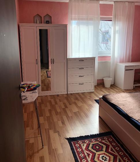 Casă individuală cu 5 camere cu Teren 560 Mp în Central
