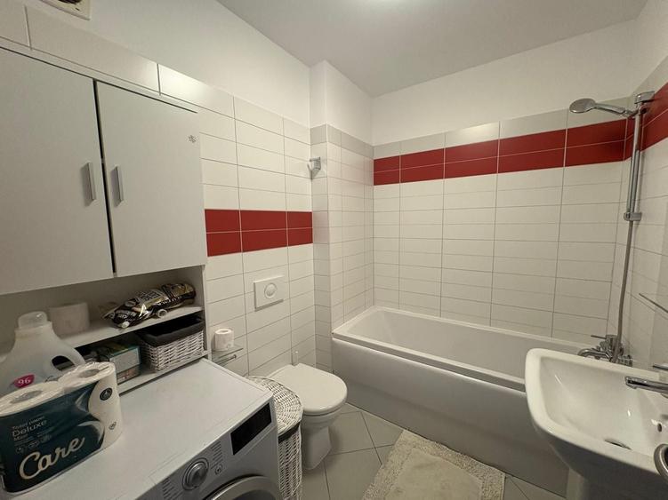 Apartament cu 3 camere decomandat, mobilat în Apărătorii Patriei