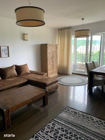 Apartament cu 3 camere în Plopilor