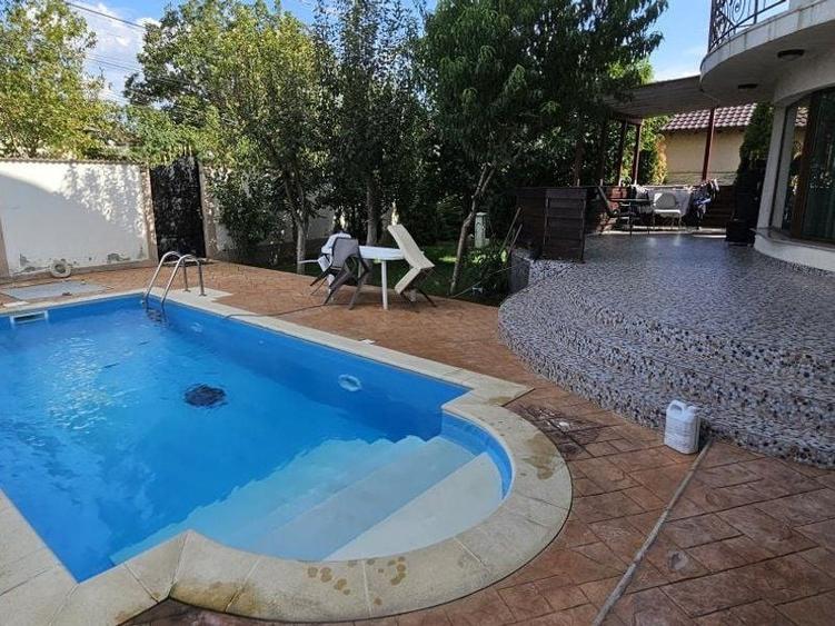 Casă individuală cu 6 camere cu Piscina în Glina