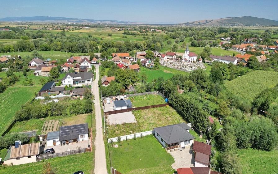 Teren Construcții intravilan de 1000 mp, în Băcel