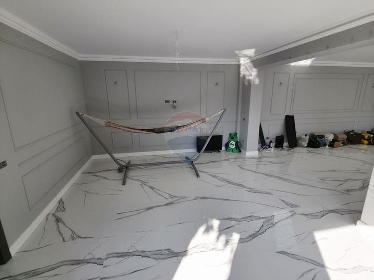 Apartament cu 5 camere de vânzare în zona Precista - 36