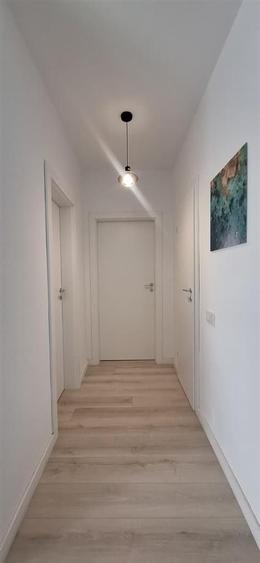 Apartament cu 3 camere semidecomandat în Florești