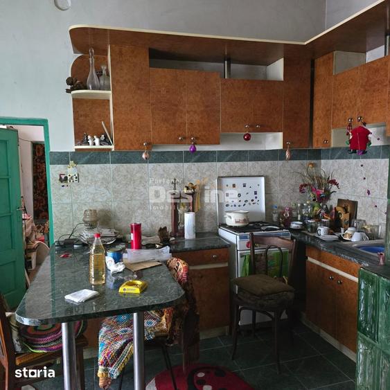 Casă cu 5 camere cu Canalizare în Ultracentral