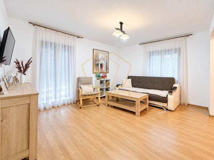 Duplex cu 4 camere cu Canalizare în Giroc