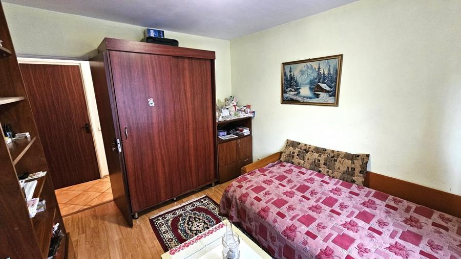 Apartament cu 3 camere decomandat în Lujerului
