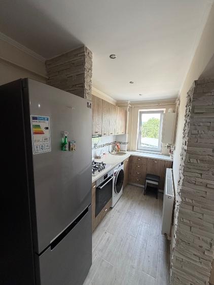 Apartament cu 3 camere decomandat, mobilat în Central