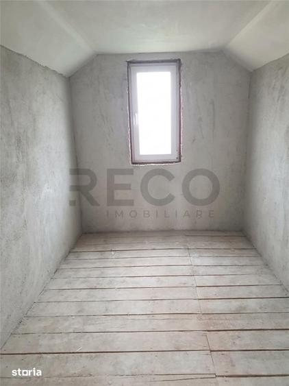 Casă cu 5 camere cu Teren 900 Mp în Tileagd