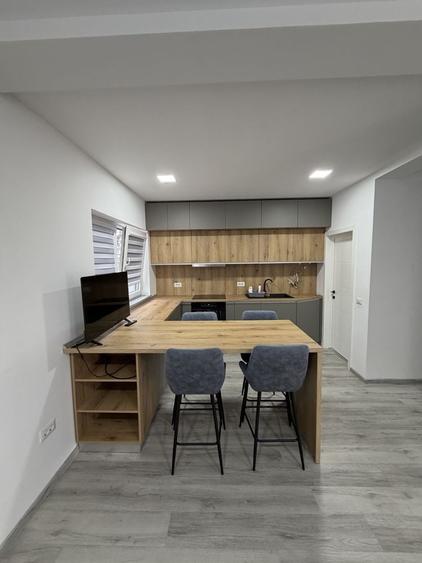 Casă cu 4 camere cu Teren 100 Mp în Central
