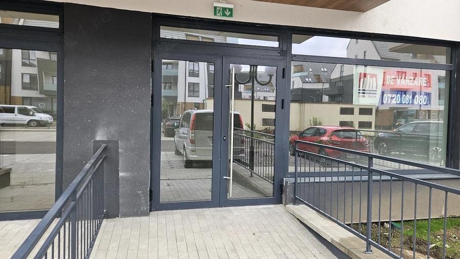 Spațiu comercial, de 40 mp, în Tractorul
