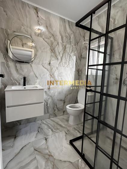 Casă individuală cu 4 camere cu Canalizare în Est