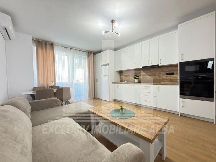 Apartament cu 3 camere decomandat, mobilat în Ampoi 3