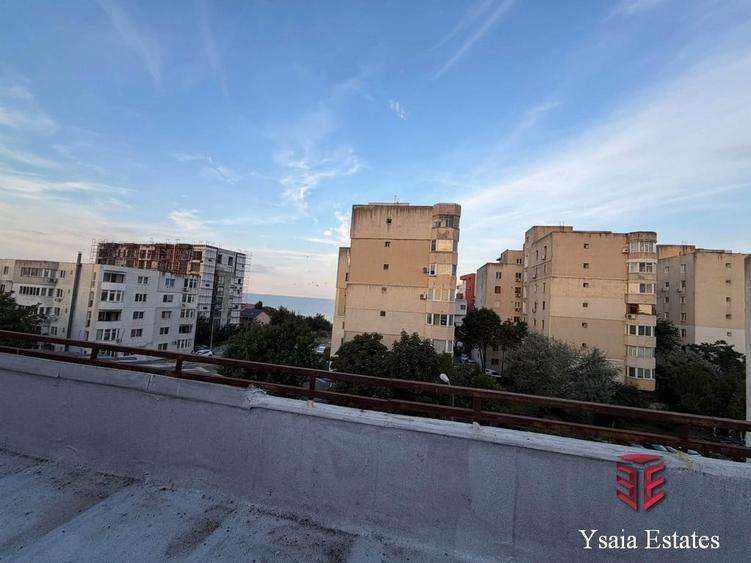 Apartament cu 3 camere decomandat în Faleza Nord