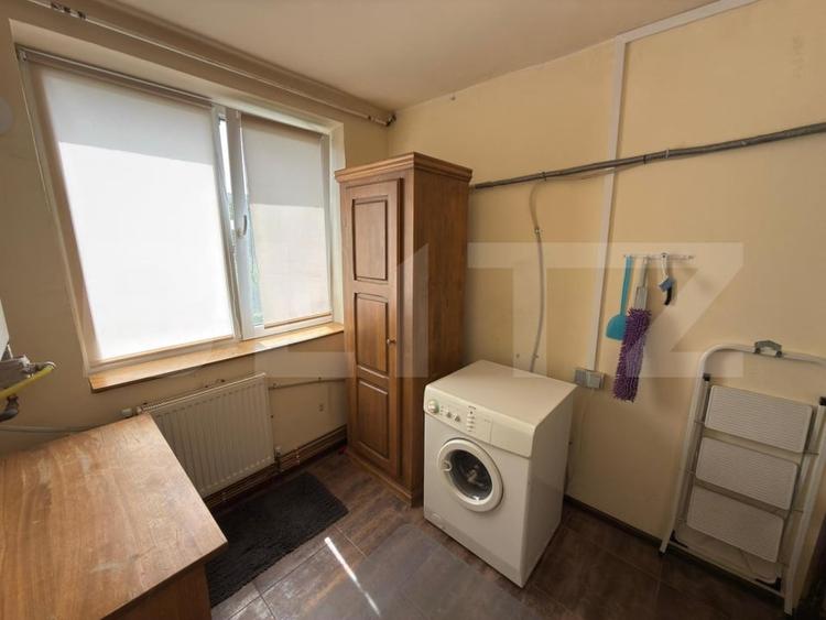 Apartament cu 3 camere decomandat, mobilat în Cina