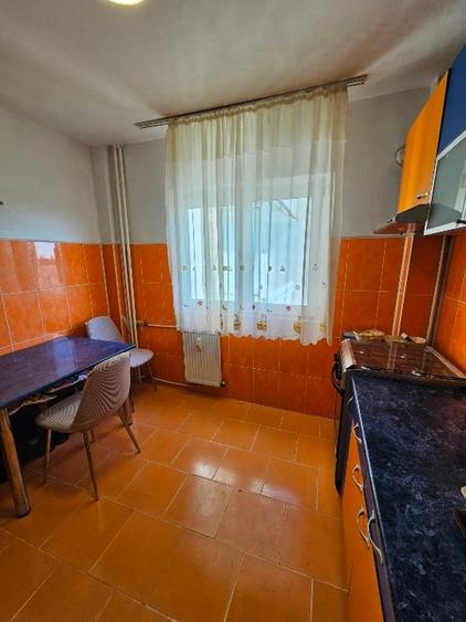 Apartament cu 2 camere decomandat în Drumul Taberei